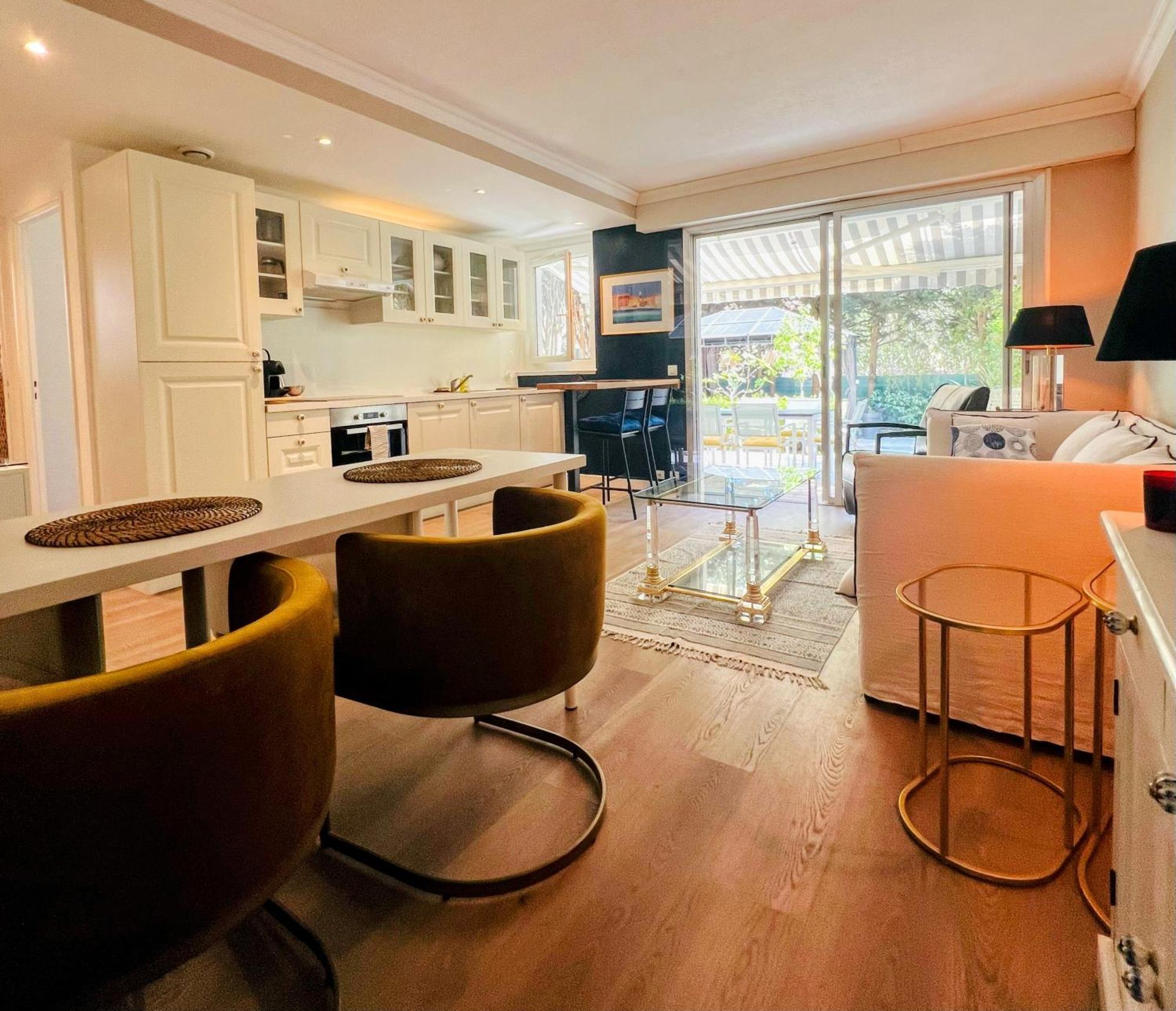 Superbe Appartement Avec Terrasse Jardin Et Parking Prive Saint-Tropez Eksteriør bilde