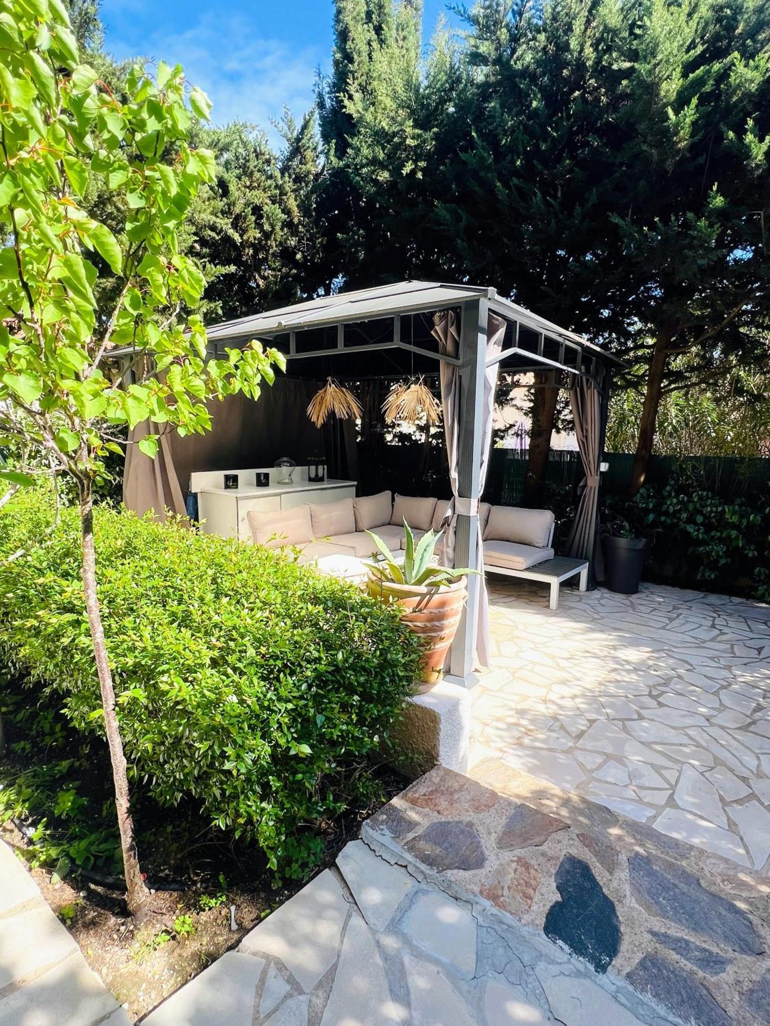 Superbe Appartement Avec Terrasse Jardin Et Parking Prive Saint-Tropez Eksteriør bilde