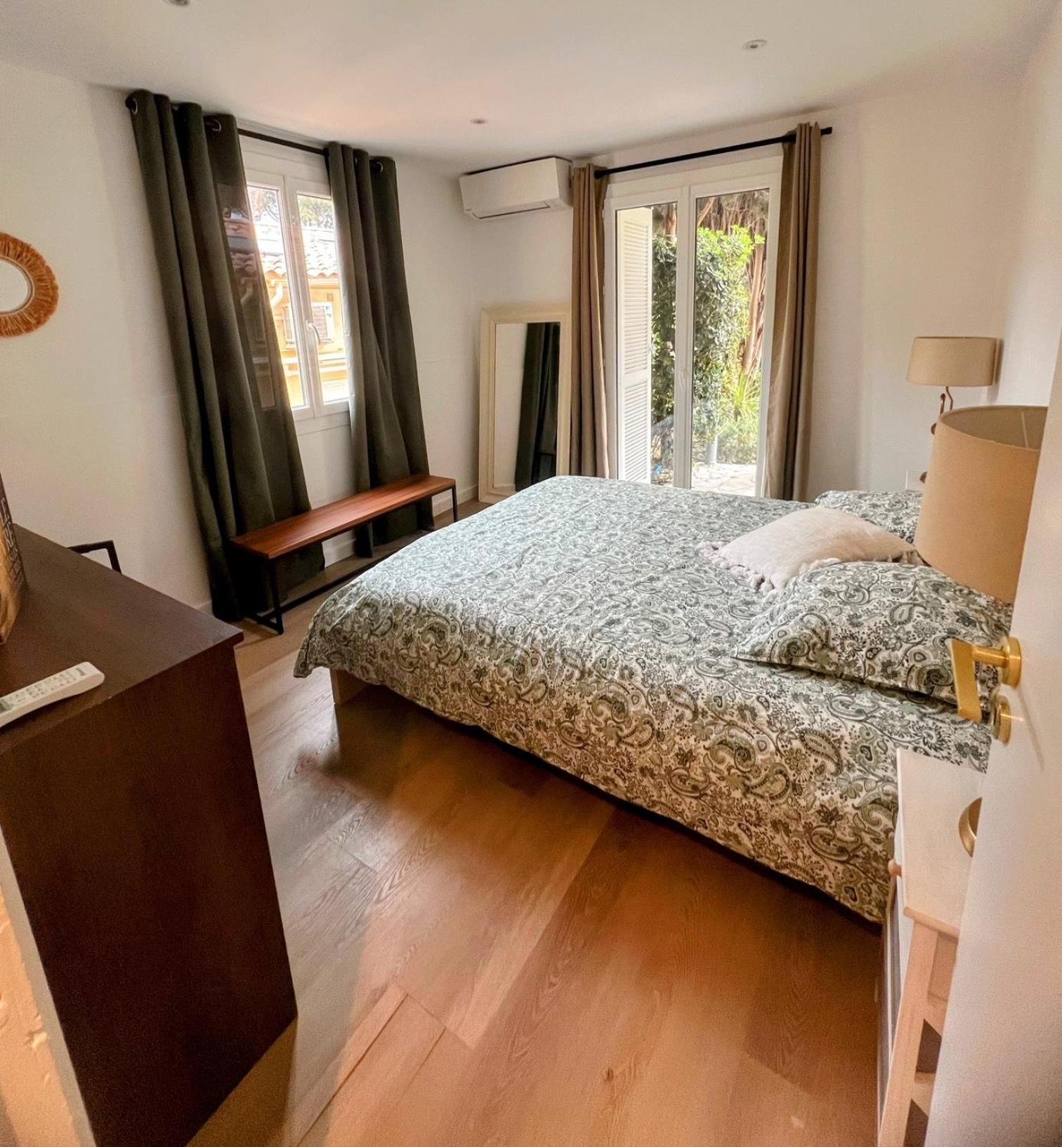Superbe Appartement Avec Terrasse Jardin Et Parking Prive Saint-Tropez Eksteriør bilde
